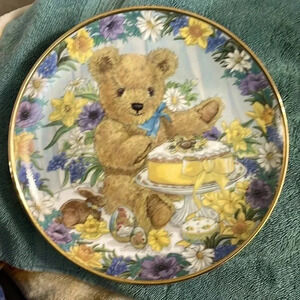 Franklin Mint ( ready easter treat ) limited edition fine porcelain #LA1684